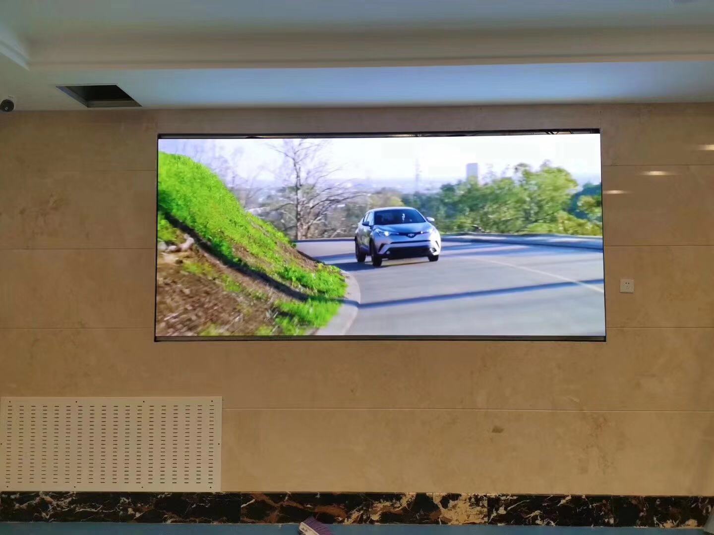 新疆會議室LED顯示屏在平時的使用中應該怎樣